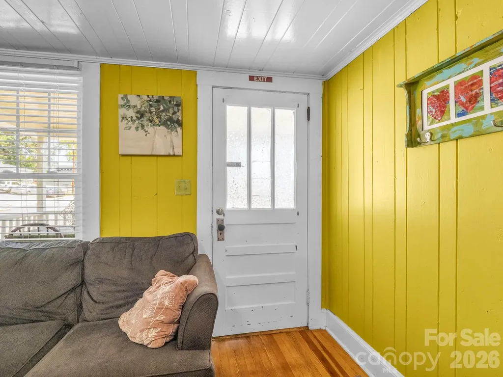 302 Davis Street Hendersonville NC 28739