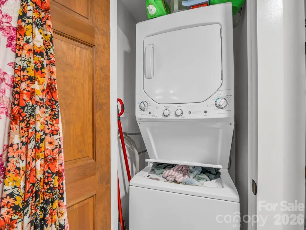 302 Davis Street Hendersonville NC 28739