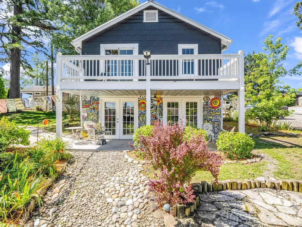 302 Davis Street Hendersonville NC 28739