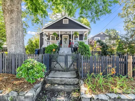 302 Davis Street Hendersonville NC 28739