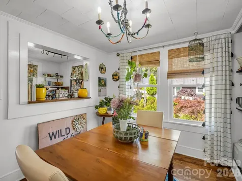 302 Davis Street Hendersonville NC 28739