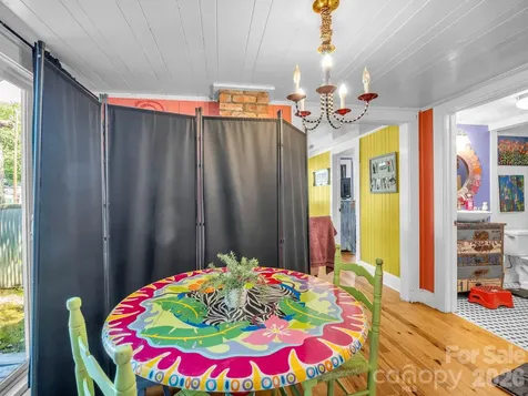 302 Davis Street Hendersonville NC 28739
