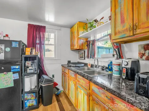 302 Davis Street Hendersonville NC 28739