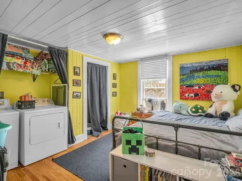 302 Davis Street Hendersonville NC 28739