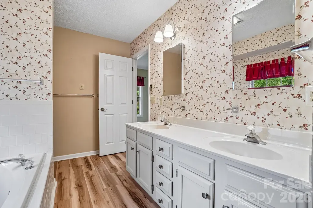 3 Wentworth Court Etowah NC 28729