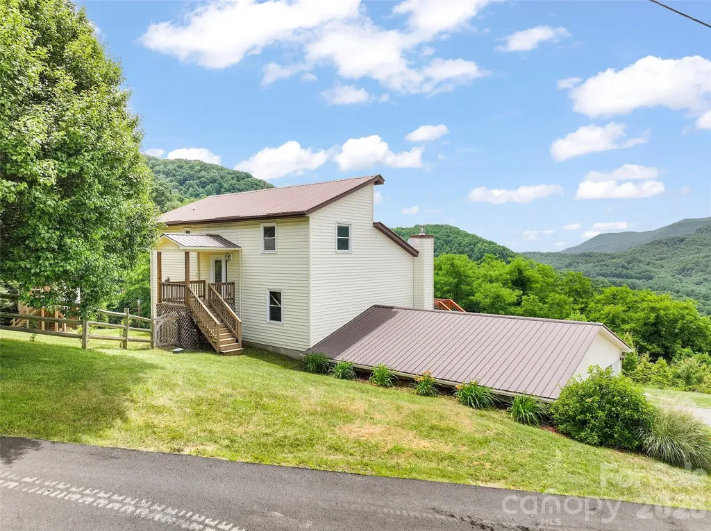 50 Blossom Drive Waynesville NC 28786