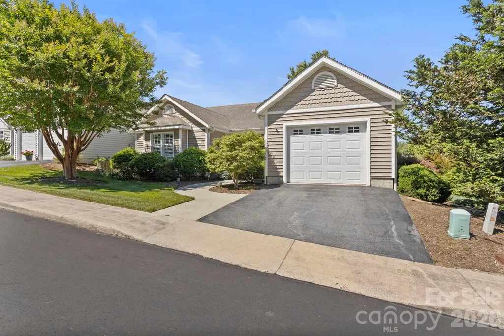 237 Charlestown Drive Hendersonville NC 28792