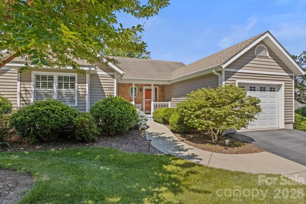 237 Charlestown Drive Hendersonville NC 28792