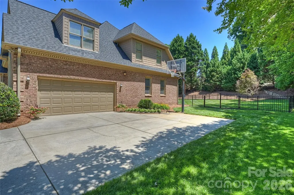 18400 Dembridge Drive Davidson NC 28036