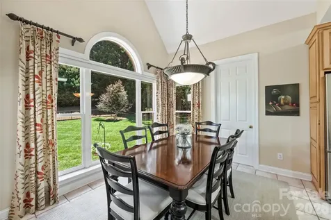 18400 Dembridge Drive Davidson NC 28036