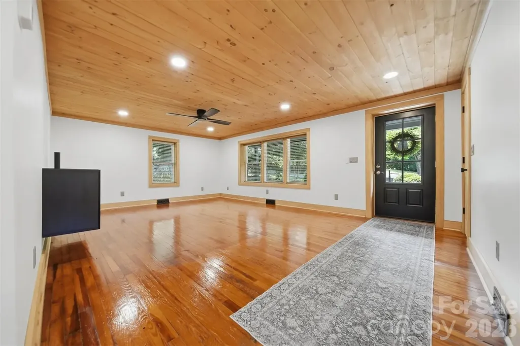 418 Arlington Circle NW Lenoir NC 28645