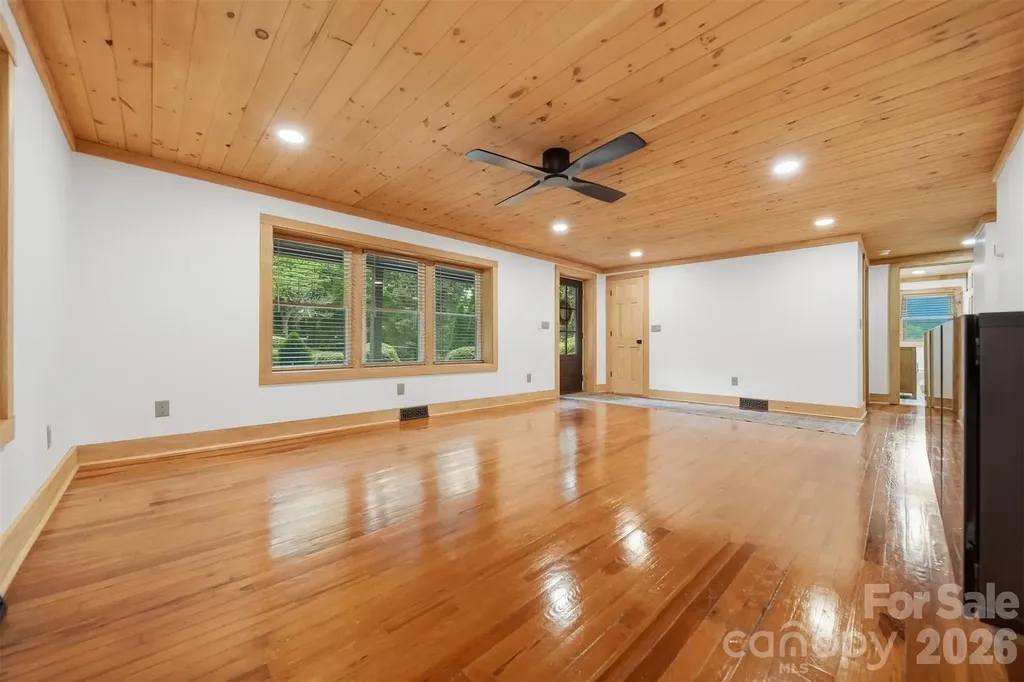 418 Arlington Circle NW Lenoir NC 28645