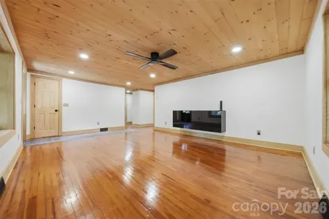 418 Arlington Circle NW Lenoir NC 28645
