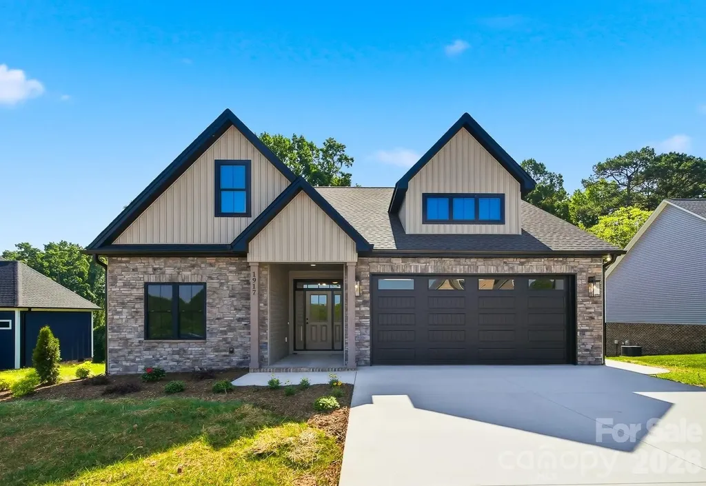 1917 Skyfall Lane Hickory NC 28602
