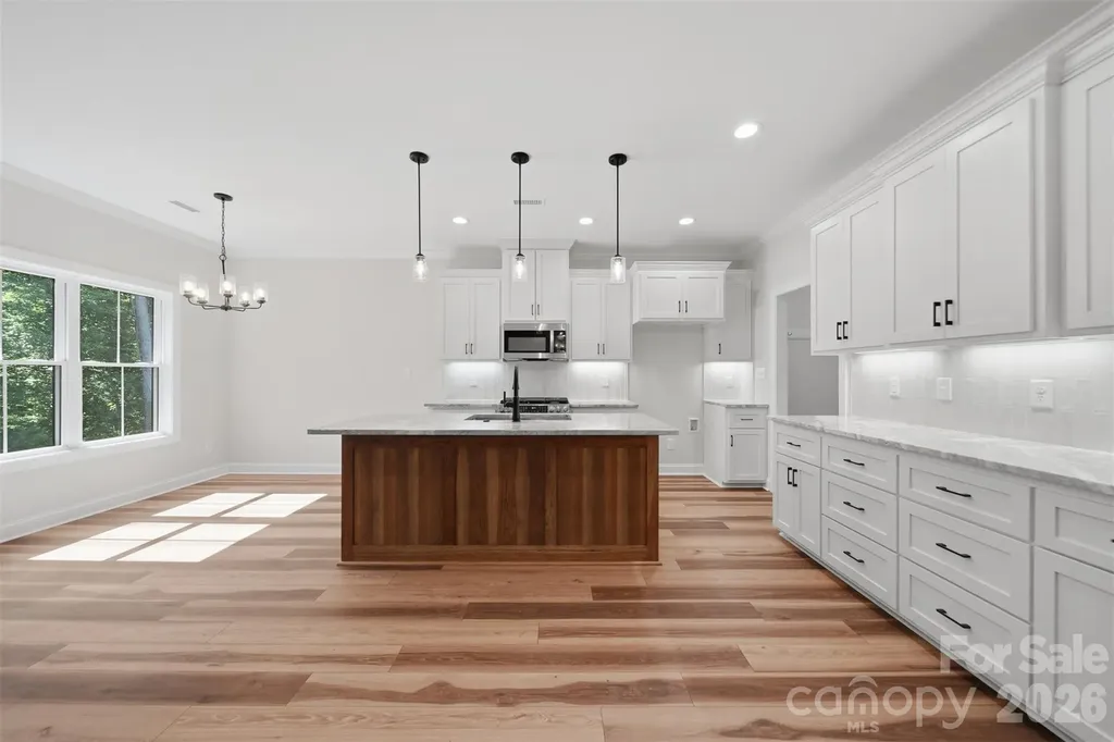 1917 Skyfall Lane Hickory NC 28602