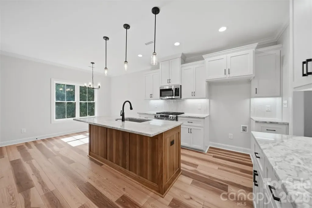 1917 Skyfall Lane Hickory NC 28602