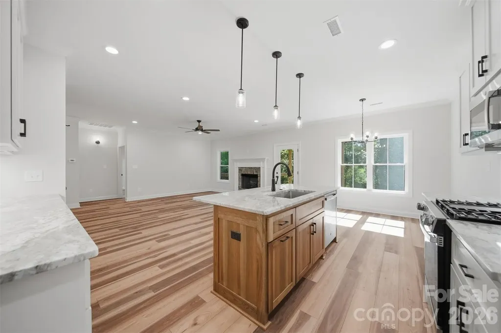1917 Skyfall Lane Hickory NC 28602