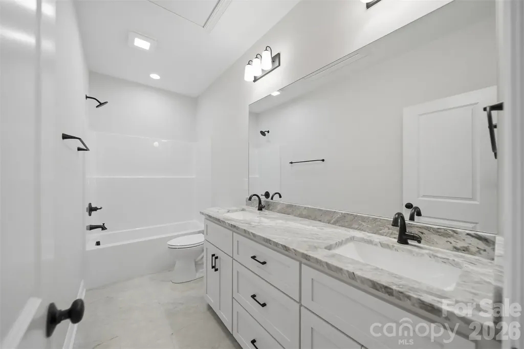 1917 Skyfall Lane Hickory NC 28602
