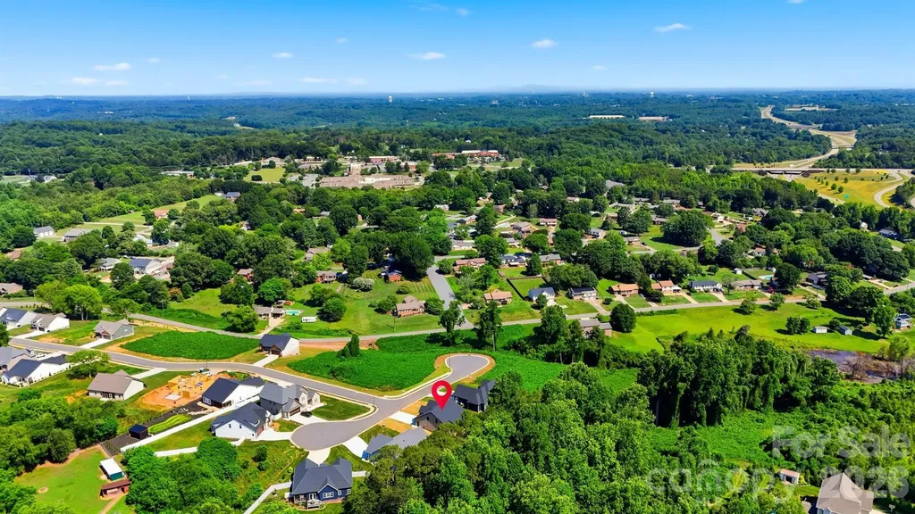 1917 Skyfall Lane Hickory NC 28602
