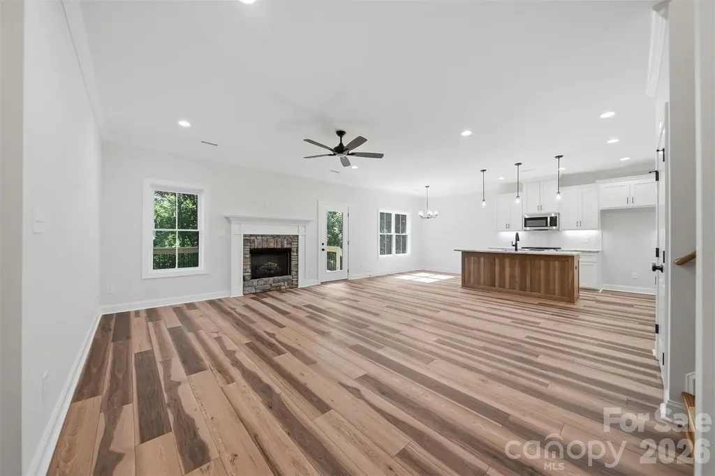 1917 Skyfall Lane Hickory NC 28602