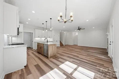 1917 Skyfall Lane Hickory NC 28602