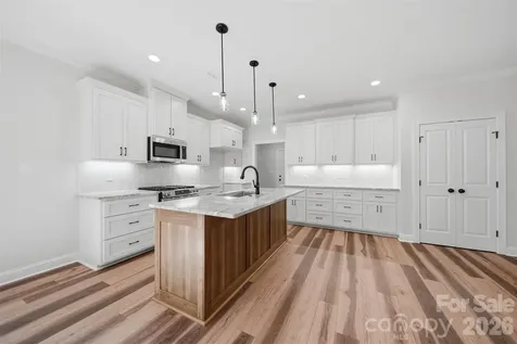 1917 Skyfall Lane Hickory NC 28602