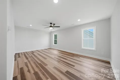 1917 Skyfall Lane Hickory NC 28602