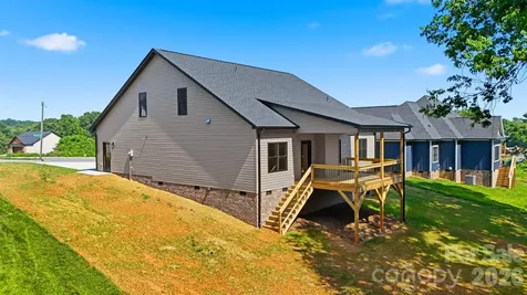 1917 Skyfall Lane Hickory NC 28602