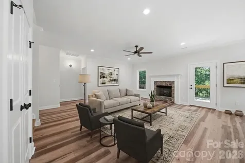 1917 Skyfall Lane Hickory NC 28602