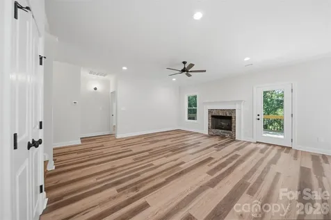1917 Skyfall Lane Hickory NC 28602