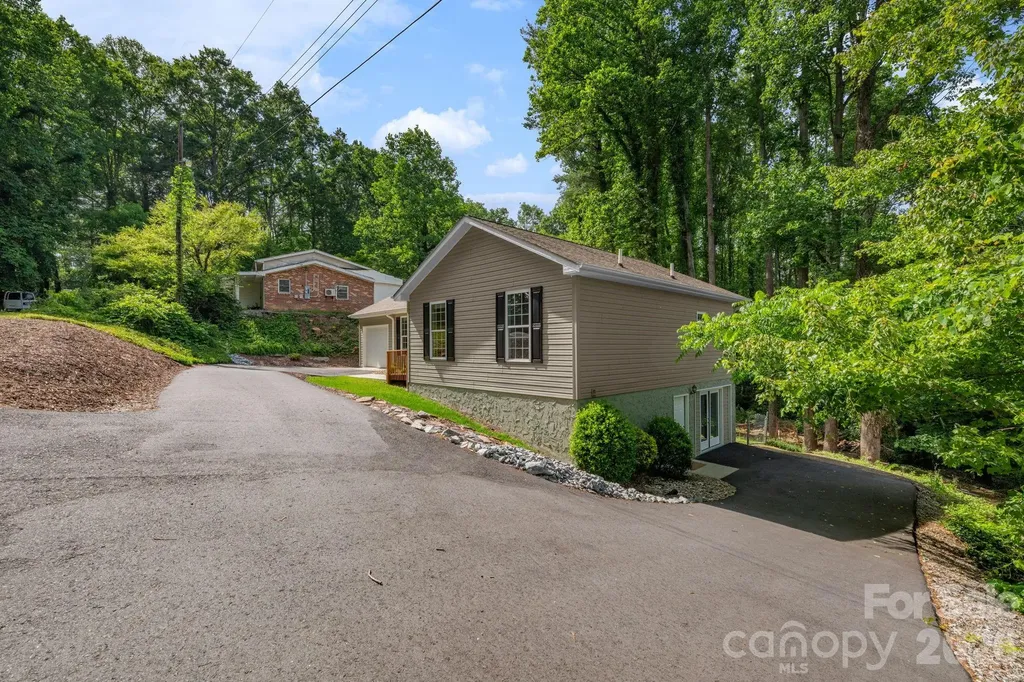 163 Longview Drive Hendersonville NC 28791