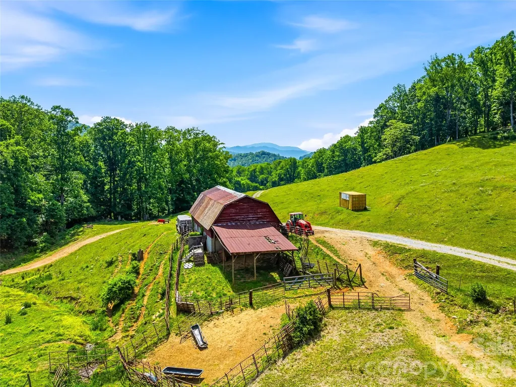 52 Chapel Hill Church Road Asheville NC 28803