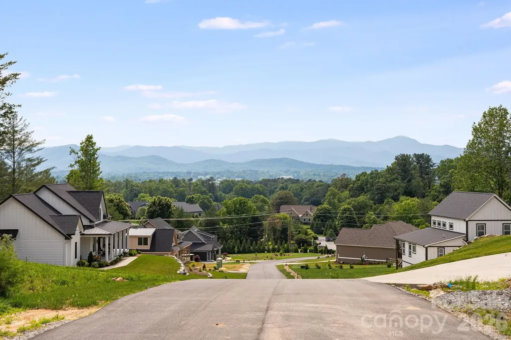 163 Northview Drive Hendersonville NC 28791