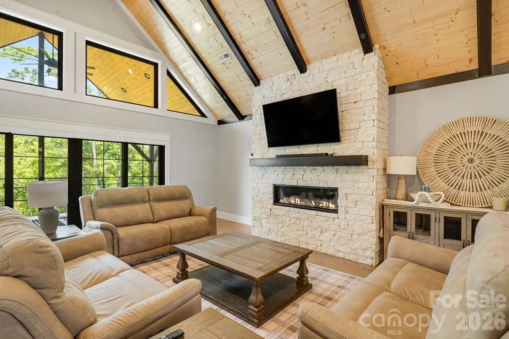163 Northview Drive Hendersonville NC 28791