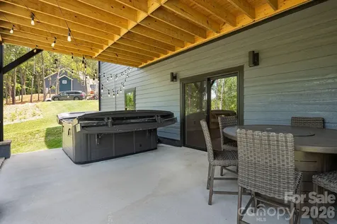 163 Northview Drive Hendersonville NC 28791