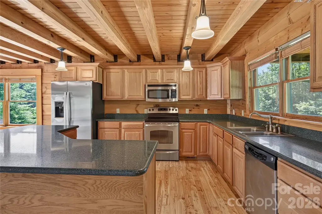 335 Whites Lake Boulevard Saluda NC 28773