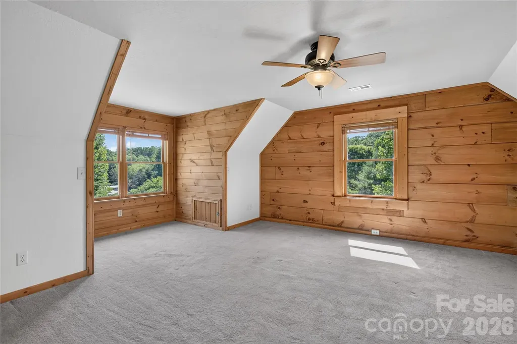 335 Whites Lake Boulevard Saluda NC 28773