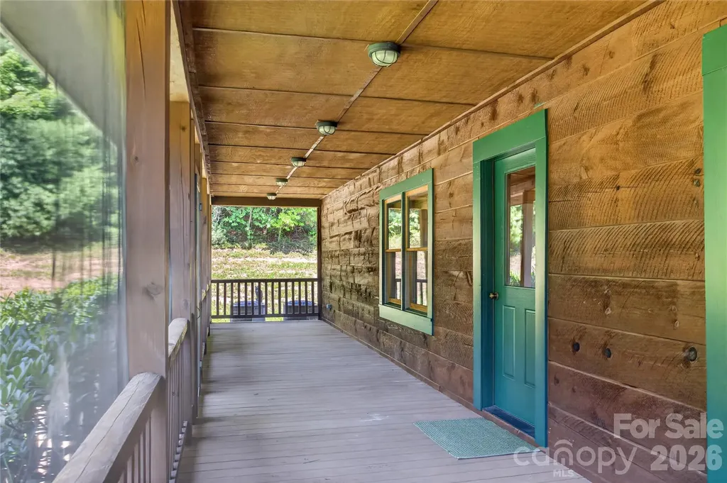 335 Whites Lake Boulevard Saluda NC 28773