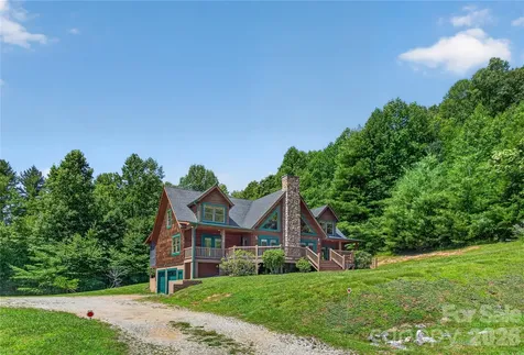 335 Whites Lake Boulevard Saluda NC 28773