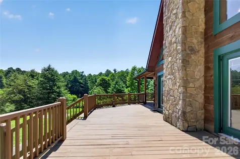 335 Whites Lake Boulevard Saluda NC 28773