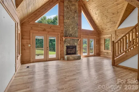 335 Whites Lake Boulevard Saluda NC 28773