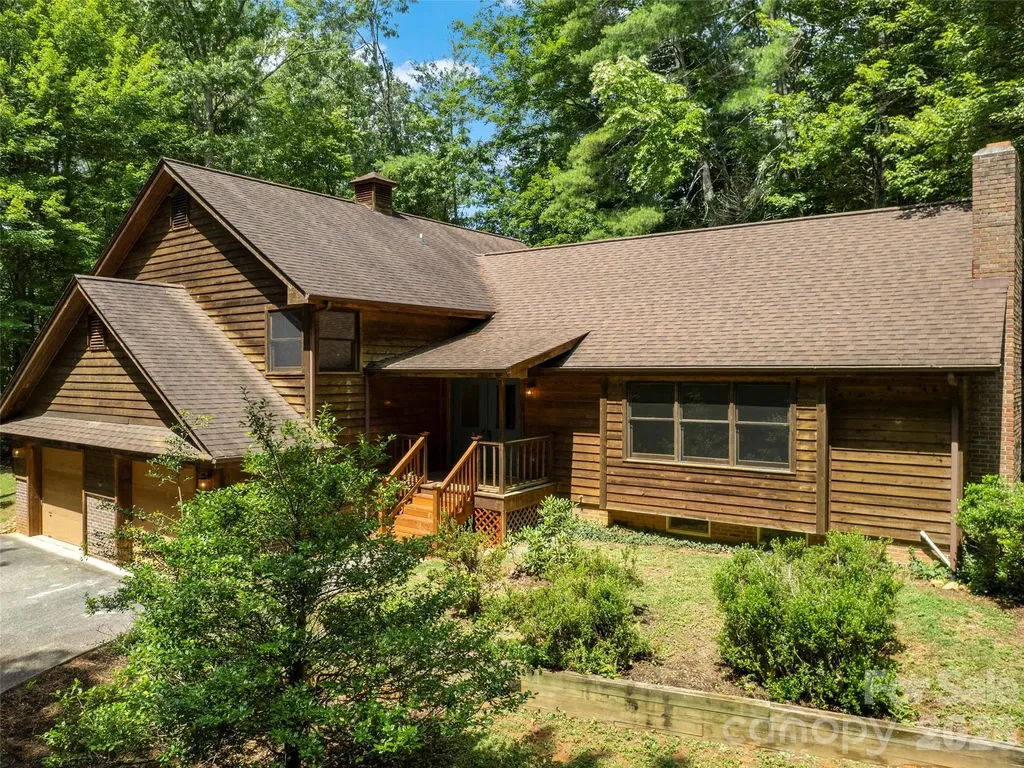 11 Tree Top Drive Arden NC 28704