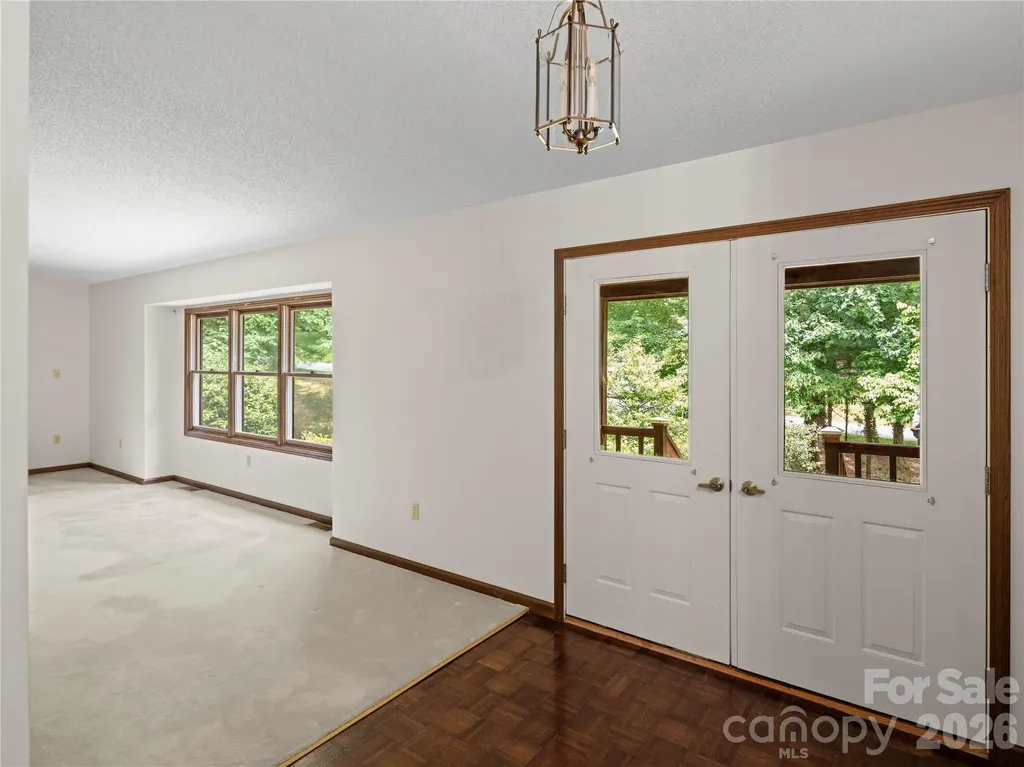 11 Tree Top Drive Arden NC 28704