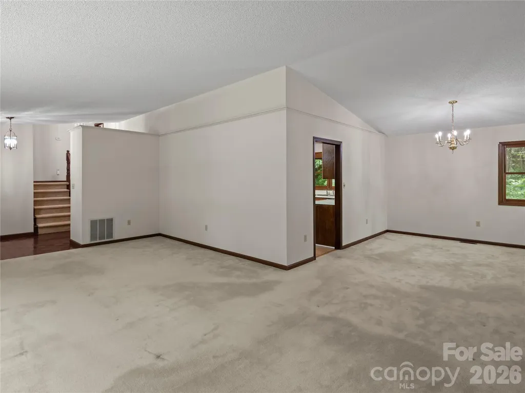 11 Tree Top Drive Arden NC 28704