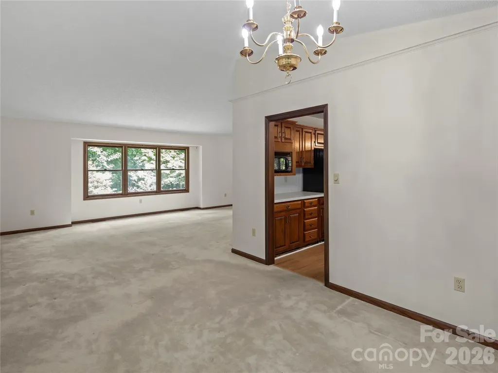 11 Tree Top Drive Arden NC 28704