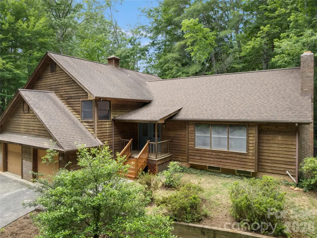 11 Tree Top Drive Arden NC 28704