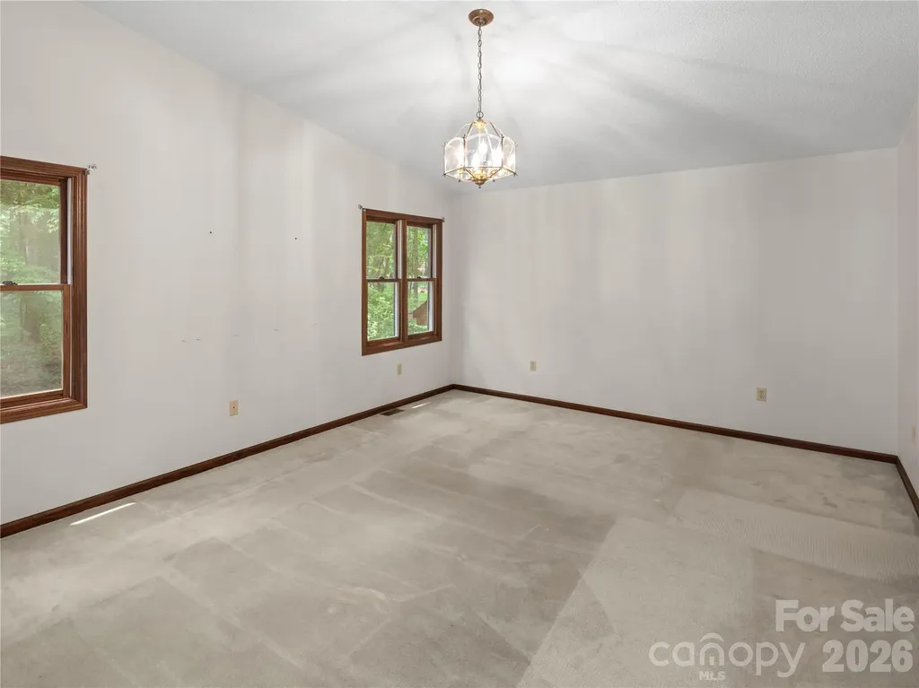 11 Tree Top Drive Arden NC 28704