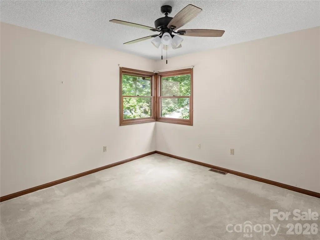 11 Tree Top Drive Arden NC 28704
