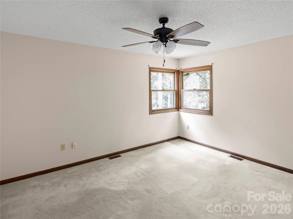 11 Tree Top Drive Arden NC 28704