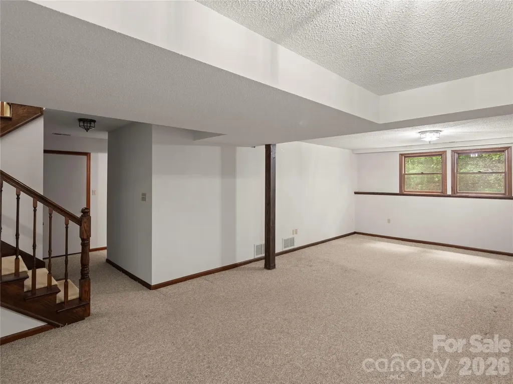 11 Tree Top Drive Arden NC 28704